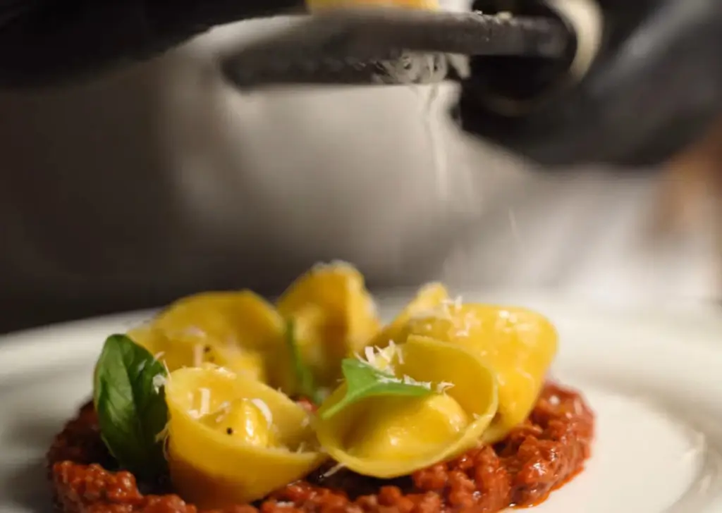 Tortellini Bolognese Recipe: Quick Italian Pasta for Every Family 12 bolognese tortellini recipe