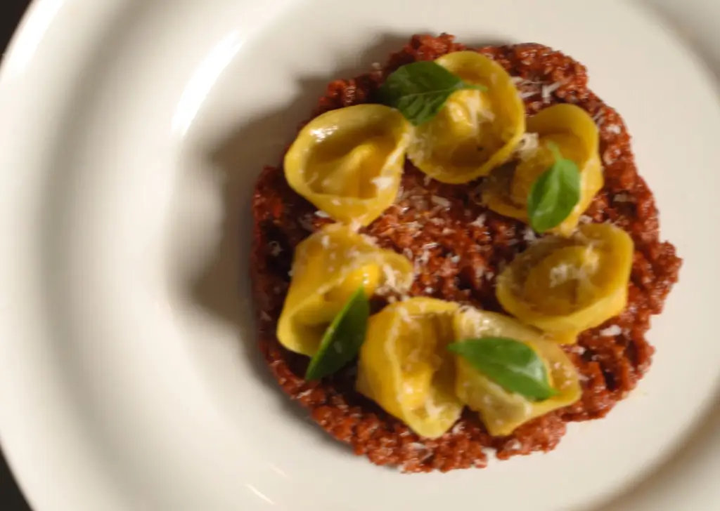 Tortellini Bolognese Recipe: Quick Italian Pasta for Every Family 2 tortellini alla bolognese recipe