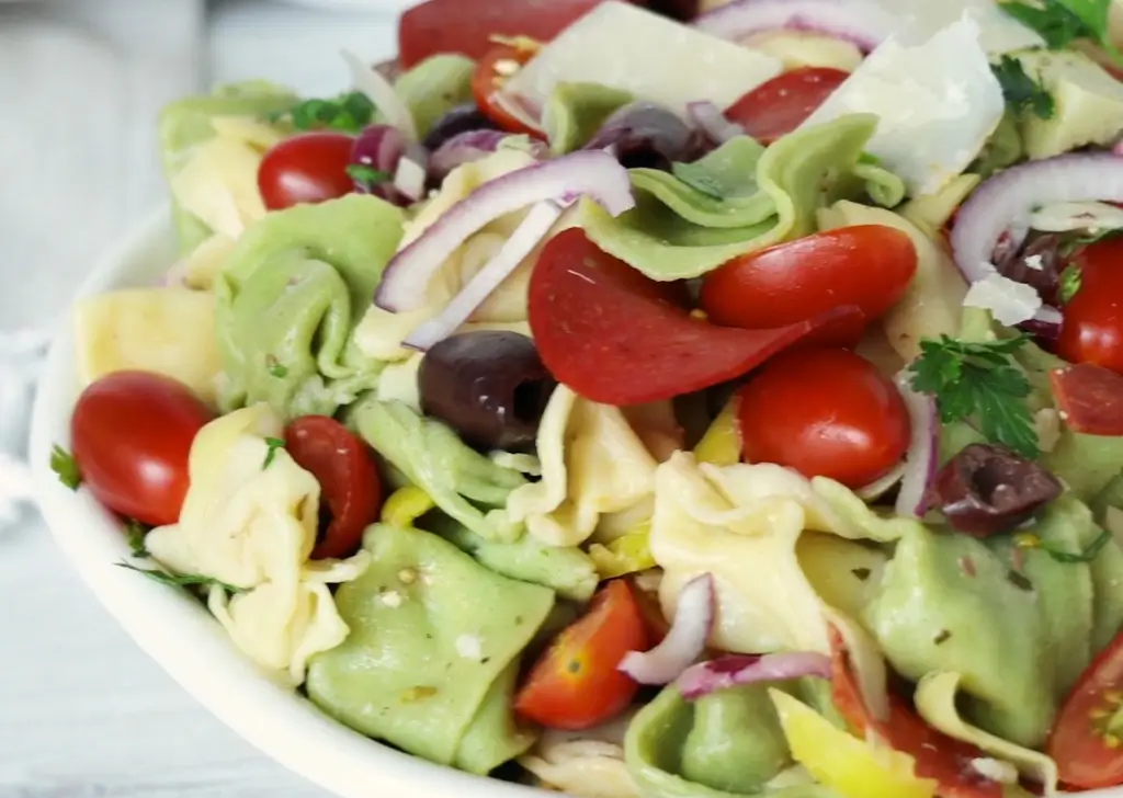 Lemon Basil Tortellini Salad : Fresh and Flavorful Pasta Salad 4 tortellini with basil and lemon