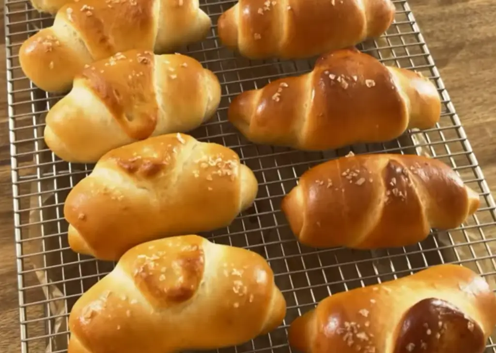 Korean Salt Bread Recipe (Shio Pan) 5 korean salted bread recipe